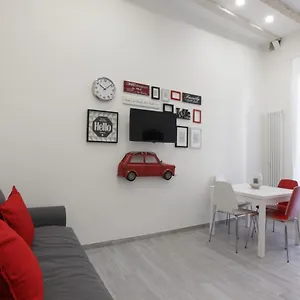 amazing-apartment-in-city-center-with-balcony.it-lombardy.com/