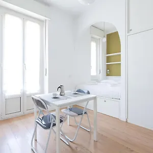 porta-nuova-bright-studio-with-balcony.it-lombardy.com/